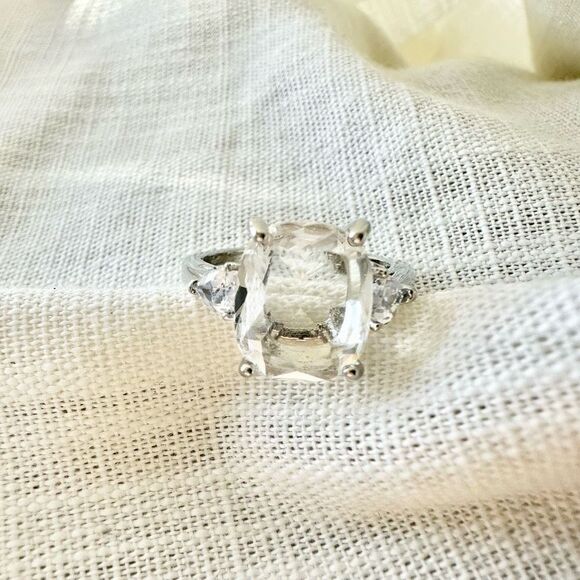Cushion cut Clearwater cubic zirconia ring - Picture 1 of 2